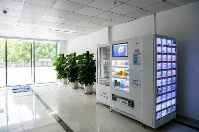 从打工到创业 自动售货机开启的24小时无人售货新商机